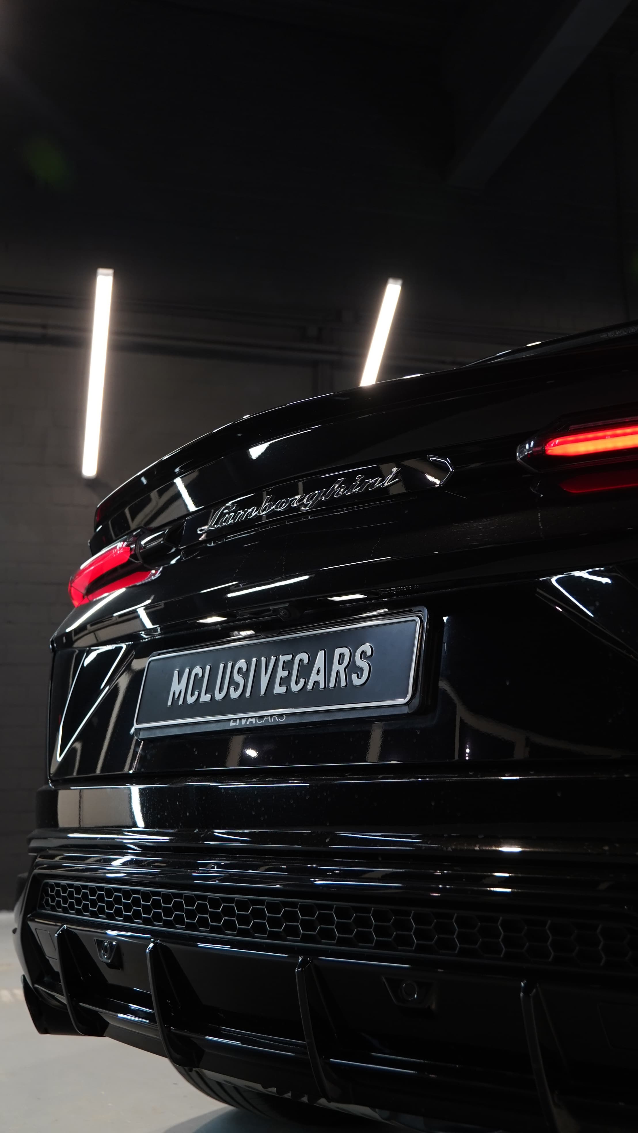 Lamborghini Urus in Schwarz, Heckdetail