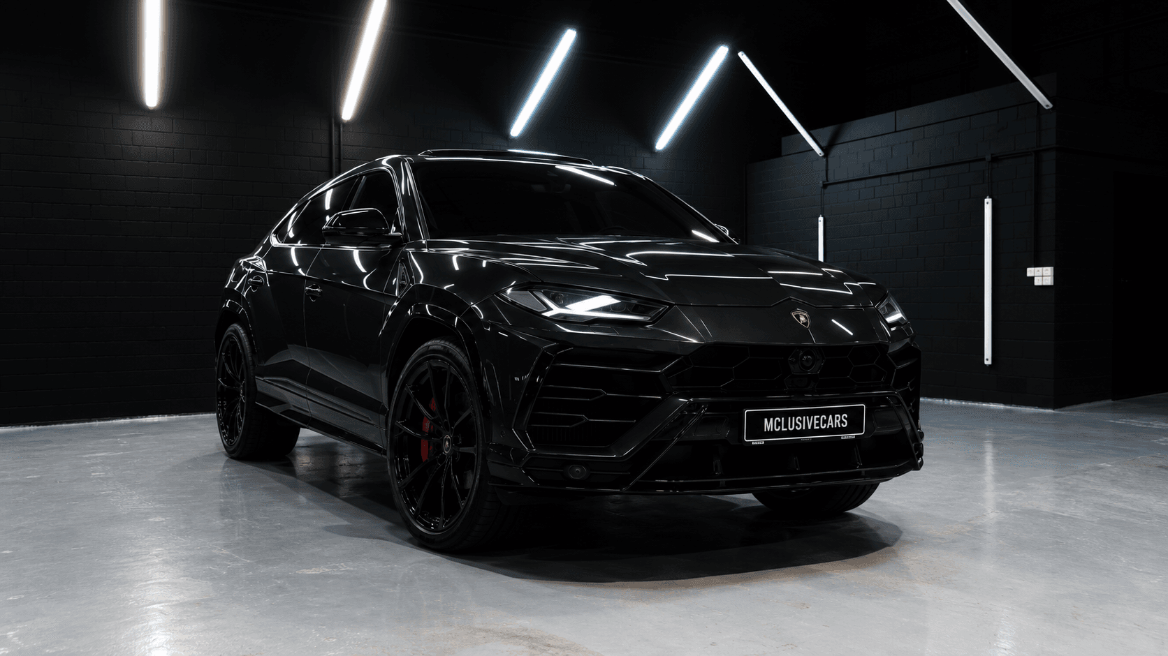 Lamborghini Urus in Schwarz, Frontansicht