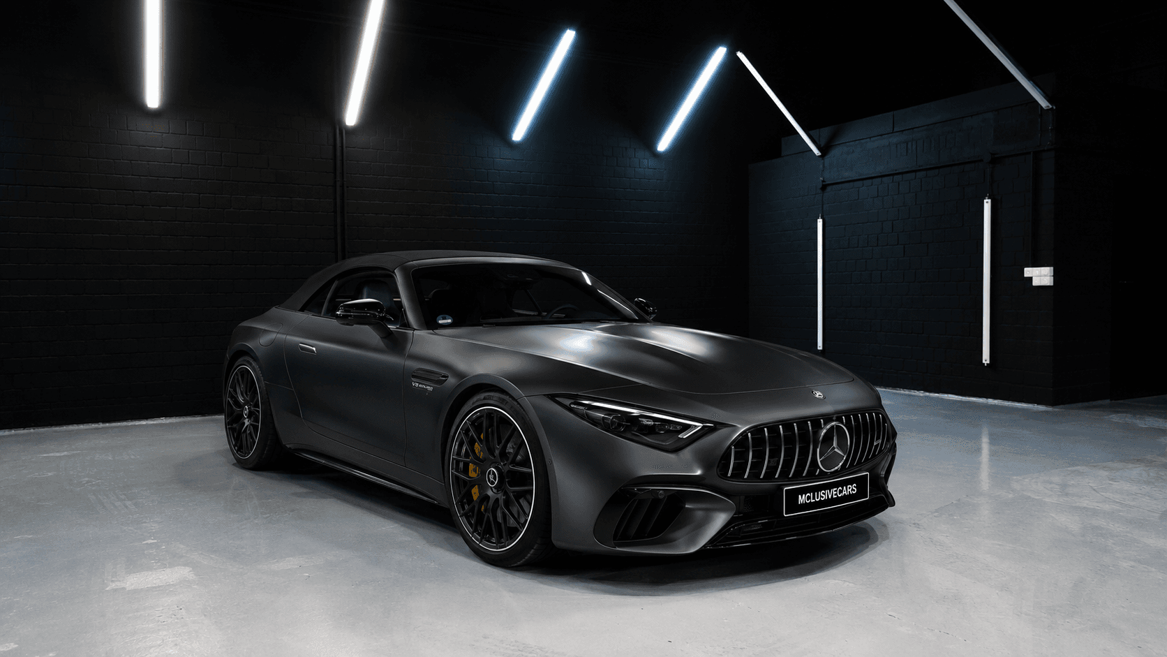 Mercedes SL63 AMG in Mattschwarz, Frontansicht